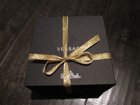 versace gift wrapping